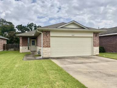 Main picture of 4207 Whispering Creek Dr