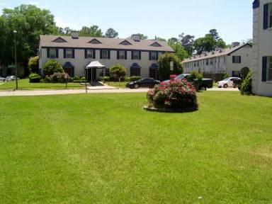 Main picture of Lakeville Townhomes Apartments