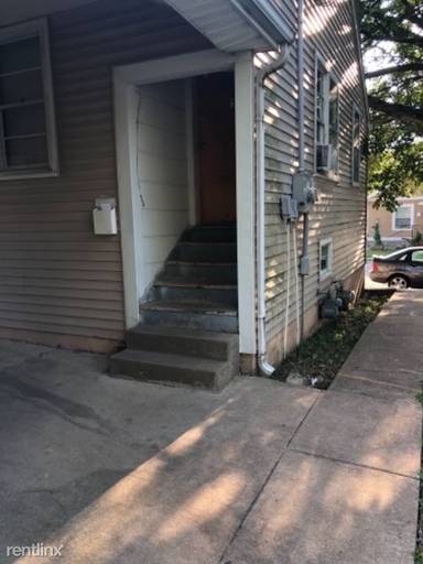 Main picture of 301 E Illinois St