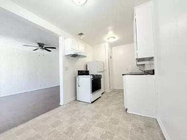 Main picture of 8510 S San Pedro St