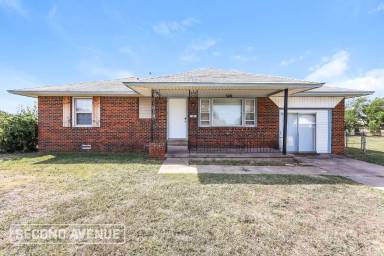 Main picture of 548 E Rose Dr