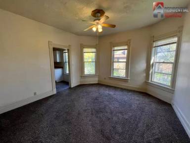 Main picture of 2370 N Palmer St