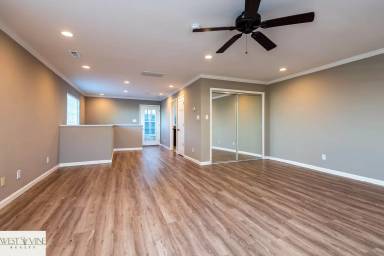 Main picture of 1260 Spring St