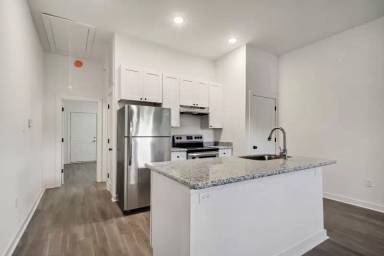 Main picture of 13880 Hayne Blvd
