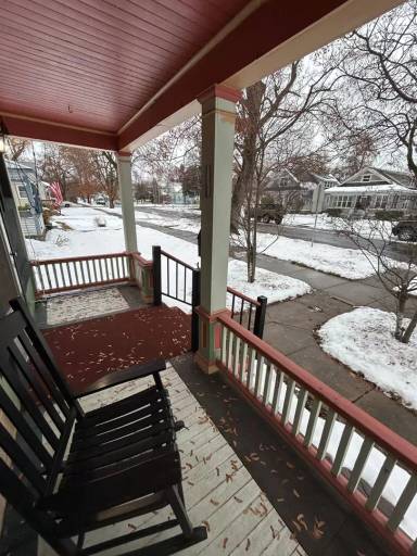Main picture of 826 2nd Ave E