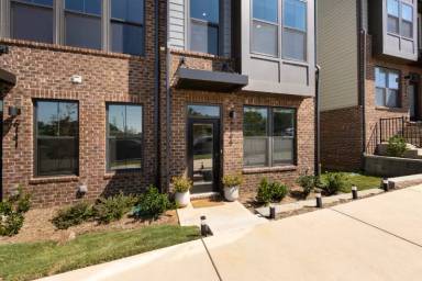 Main picture of 6145 Station Crossing Ave