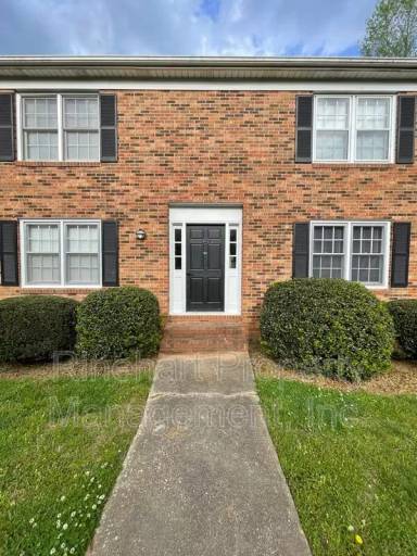 Main picture of 1041 E Meadow Dr