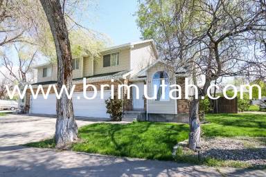Main picture of 1117 E Elgin Ave