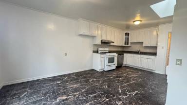 Main picture of 23 Teddy Ave