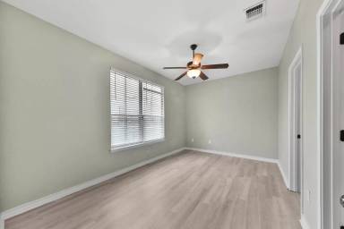 Main picture of 102 Cornell Ave