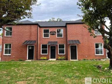 Main picture of 108 E Catawba St