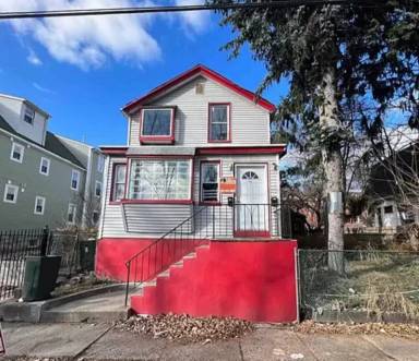 Main picture of 79 Washington Ave