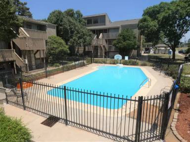 Main picture of Lodge West Apartments