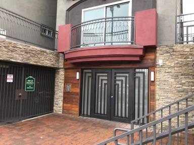 Main picture of 11124 Burbank Blvd