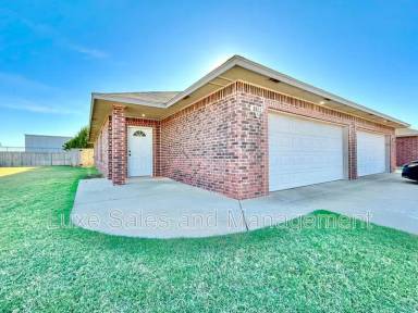 Main picture of 1305 Garden Gate Dr
