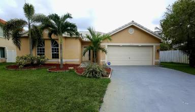 Main picture of 17820 NW 16th St