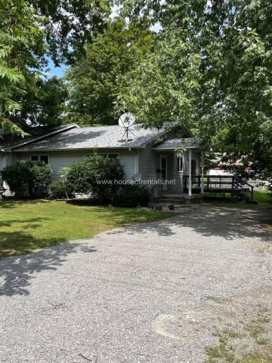 Main picture of 112 Chutt St