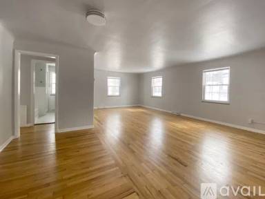 Main picture of 18309 Chagrin Blvd