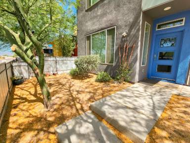Main picture of 888 E Park Modern Dr