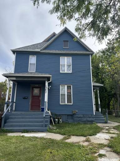 Main picture of 1359 Charles St