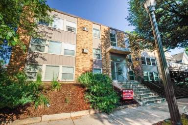 Main picture of 2550 Bryant Ave S