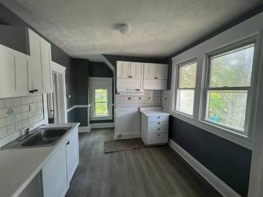 Main picture of 2048 W 95th St