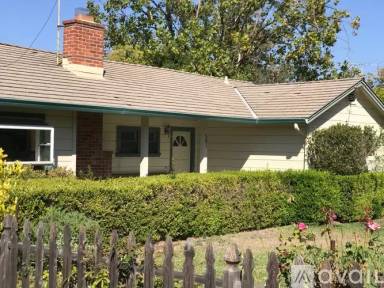 Main picture of 581 Jay St