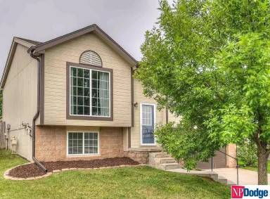 Main picture of 4212 N 171st St