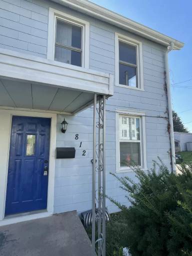 Main picture of 870-80 Wilson St