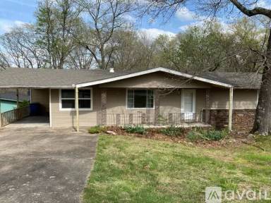 Main picture of 30 Worcester Dr