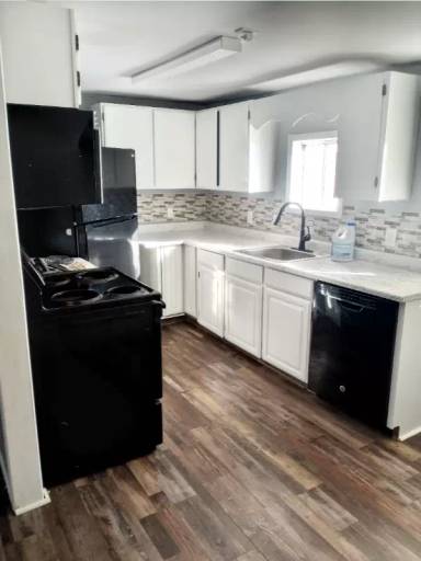 Main picture of 2113 Smelter Ave NE