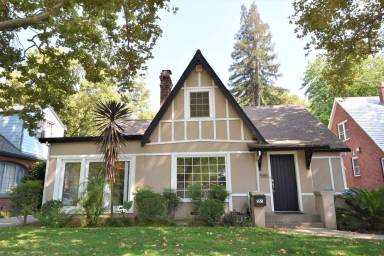 Main picture of 585 33rd St