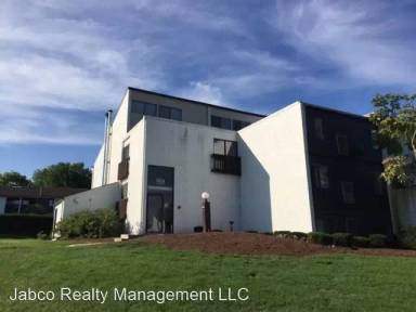 Main picture of 804 Stratford Dr