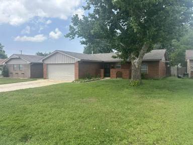 Main picture of 5825 NW 61st St