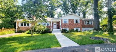 Main picture of 4710 Dolphin Ln