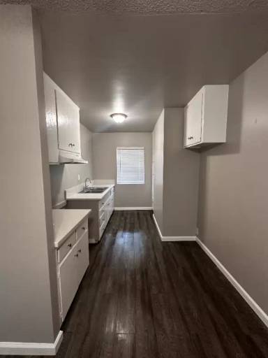 Main picture of 409 N Los Robles Ave