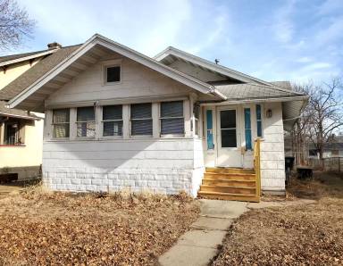 Main picture of 326 Cutler St