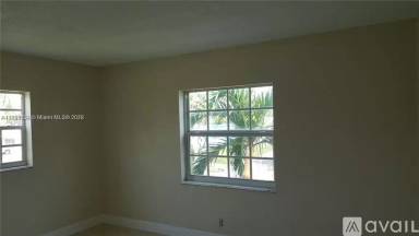 Main picture of 711 NE 2nd Ave
