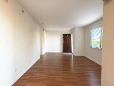 Main picture of 4029 E 7th St