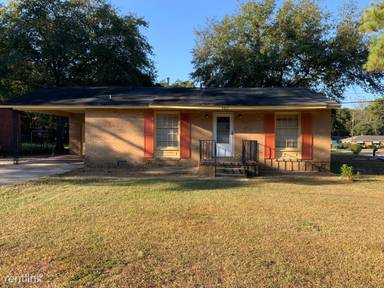 Main picture of 701 Cindy Dr