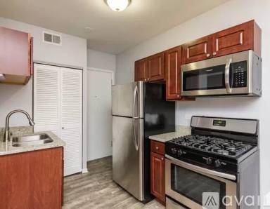 Main picture of 3708 N Sheffield Ave