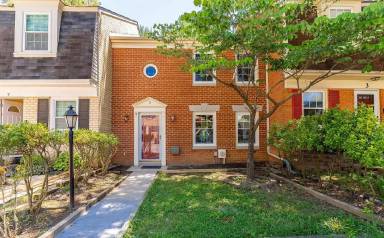Main picture of 5 Landsend Dr