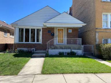 Main picture of 6315 N Albany Ave