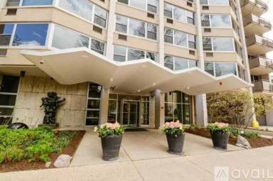 Main picture of 555 Cornelia Condo
