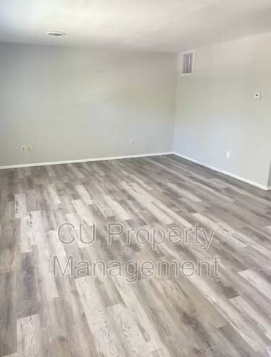 Main picture of 705 Hollycrest Dr