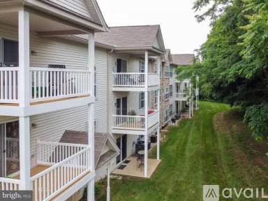 Main picture of 242 N 2nd St