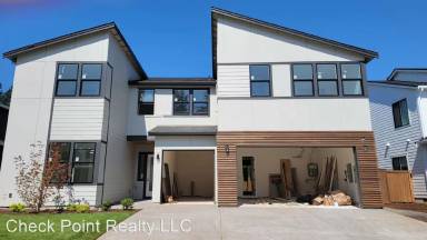 Main picture of 2730 Dahlia Dr