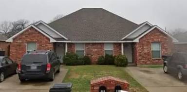 Main picture of 103 S 1st St