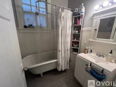 Main picture of 4932 Ithaca St