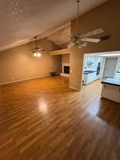 Main picture of 6220 N Gilroy Ave